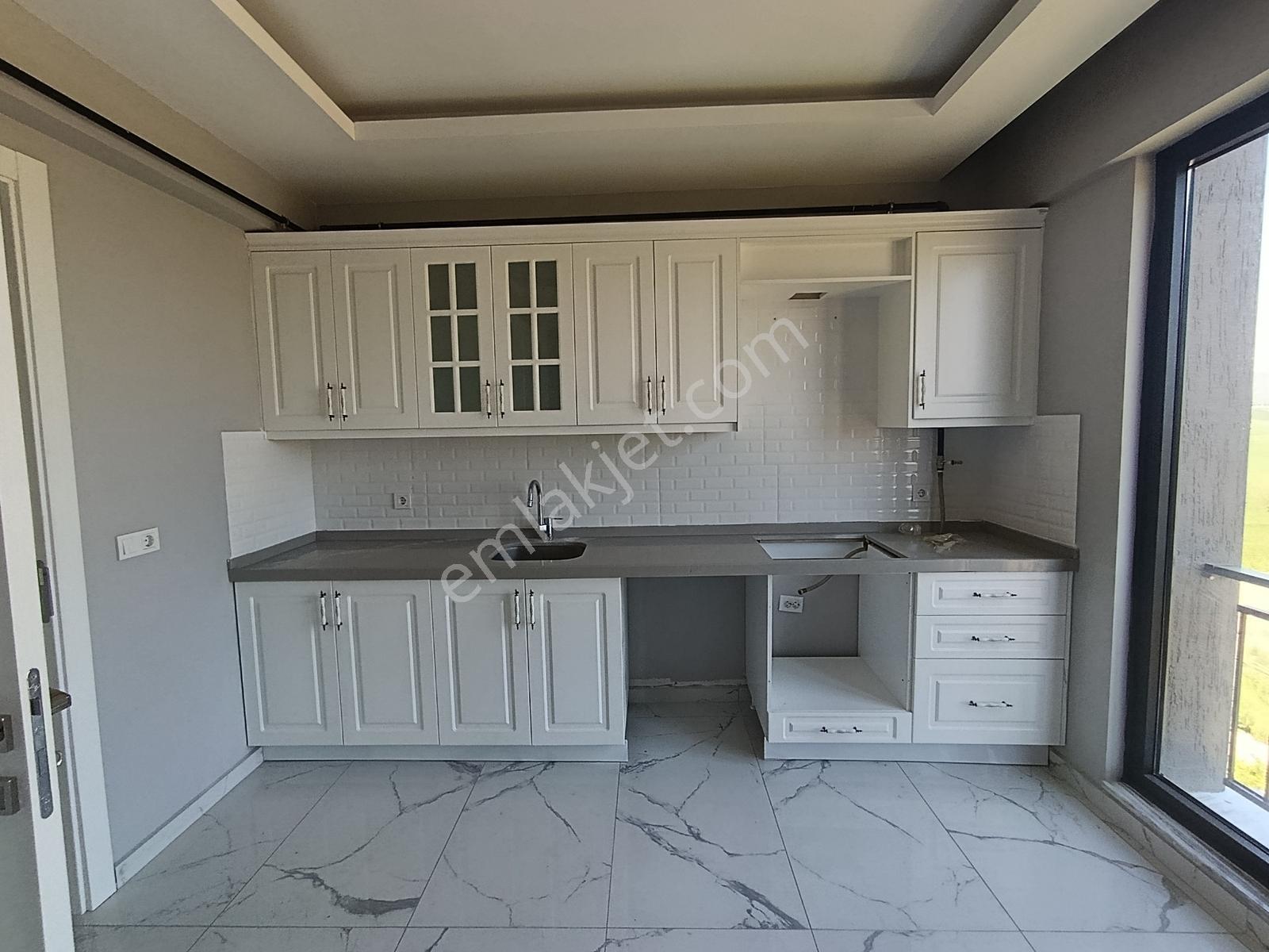 Kariyer'den Lüks Güvenlikli Site İçi Kiralık Daireler - Görsel 27