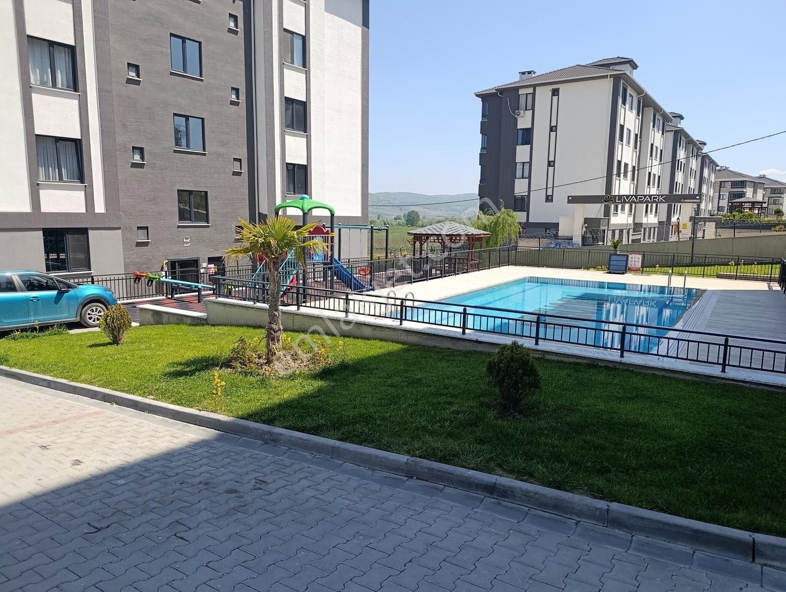 Kariyer'den Lüks Güvenlikli Site İçi Kiralık Daireler - Görsel 7