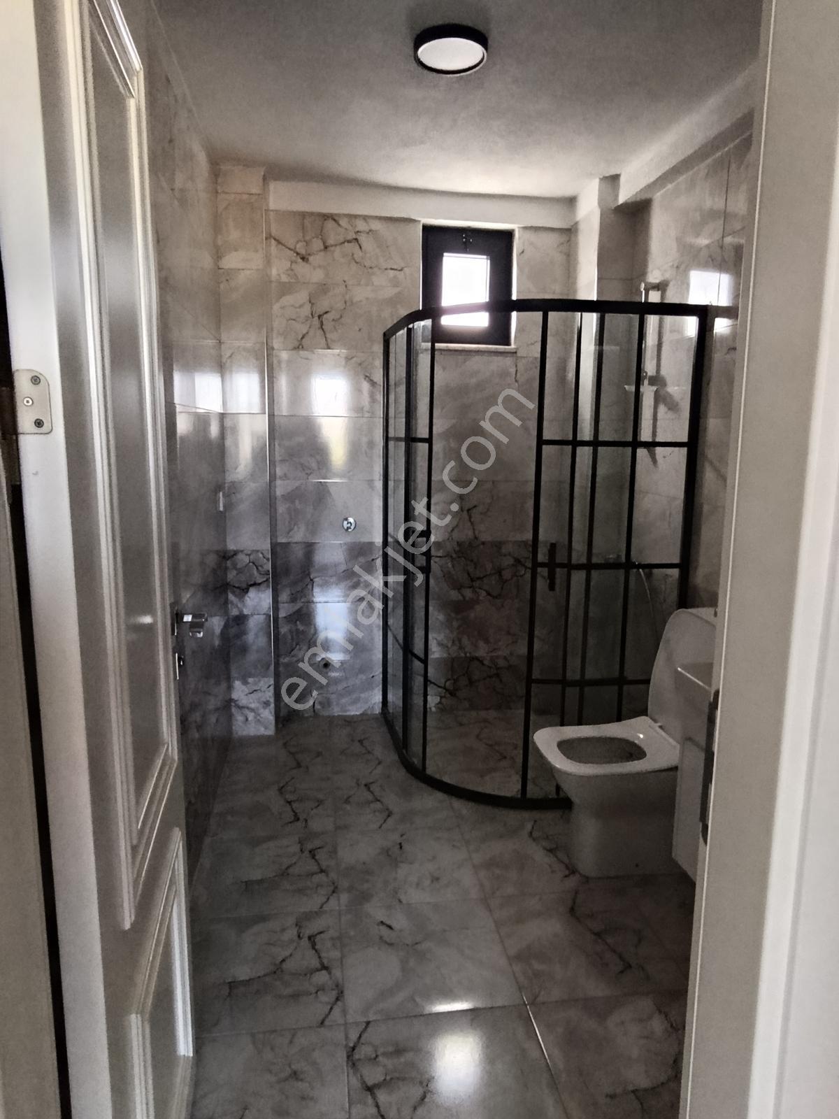 Kariyer'den Lüks Güvenlikli Site İçi Kiralık Daireler - Görsel 12