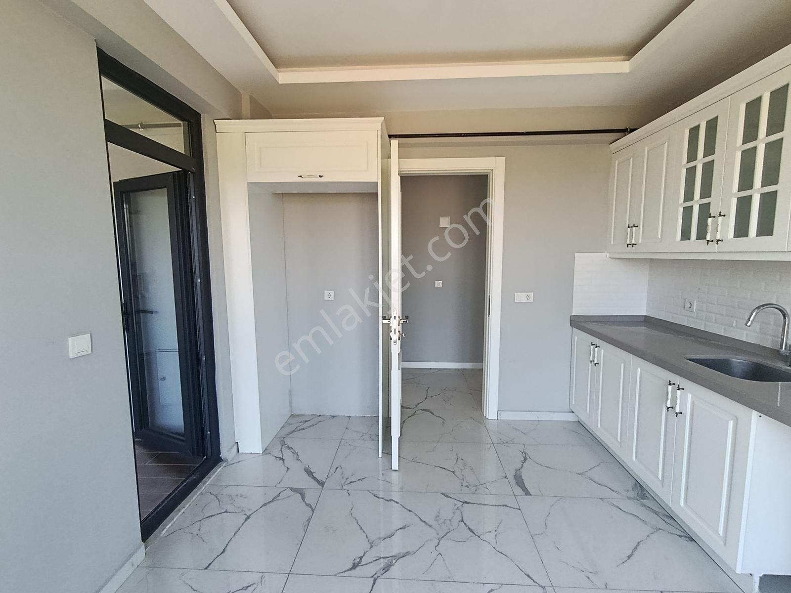 Kariyer'den Lüks Güvenlikli Site İçi Kiralık Daireler - Görsel 15