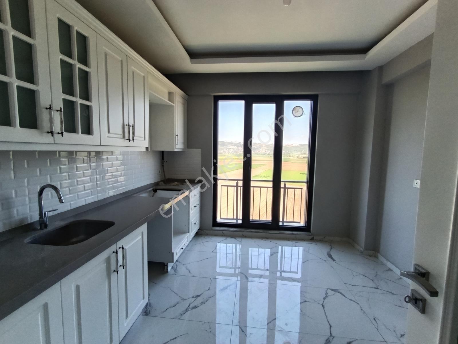 Kariyer'den Lüks Güvenlikli Site İçi Kiralık Daireler - Görsel 29