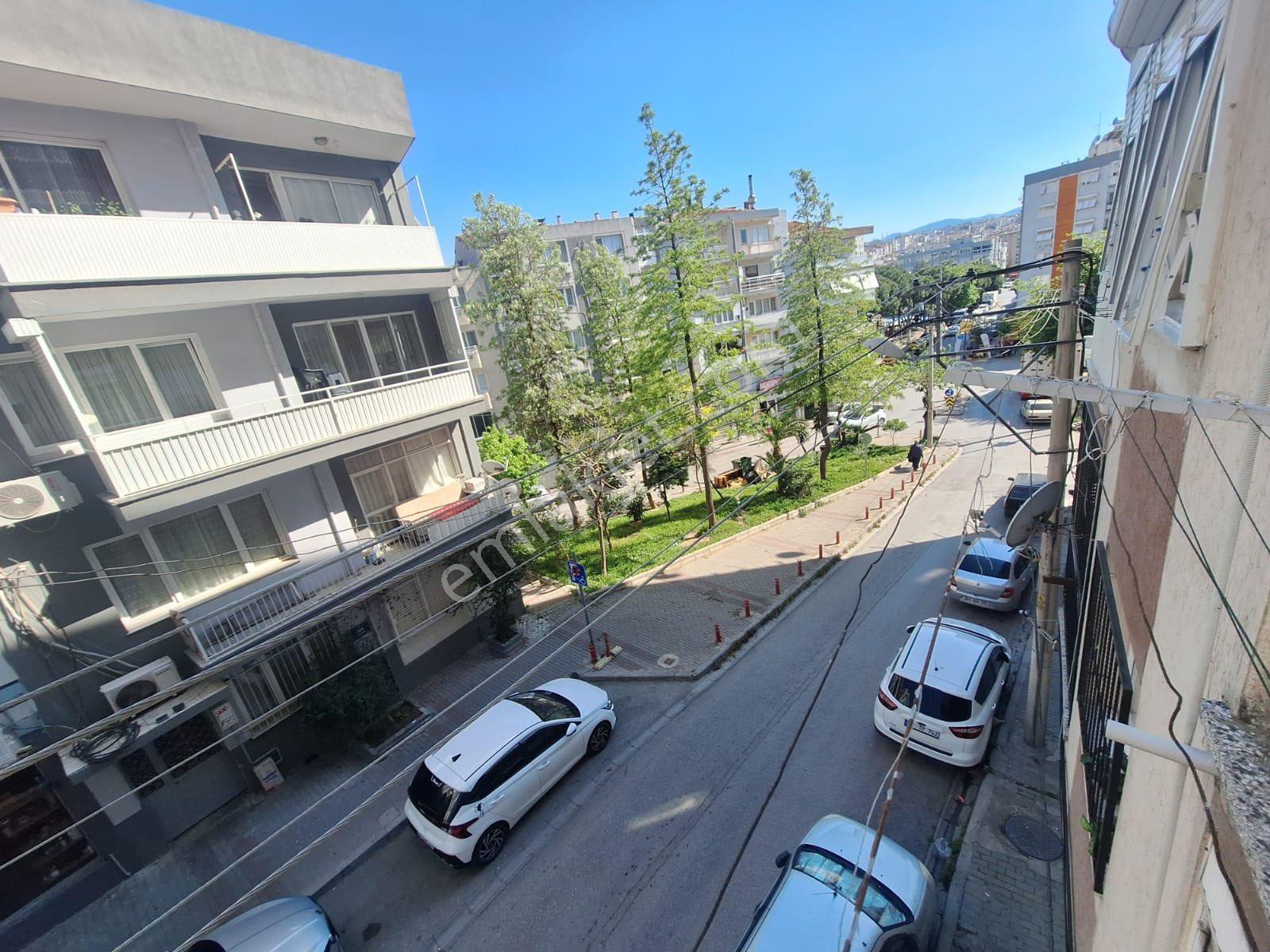 Üçyol Meydan Metro Yakınında Arakat Temiz 2+1 Asansörlü Bakımlı Daire - Görsel 35