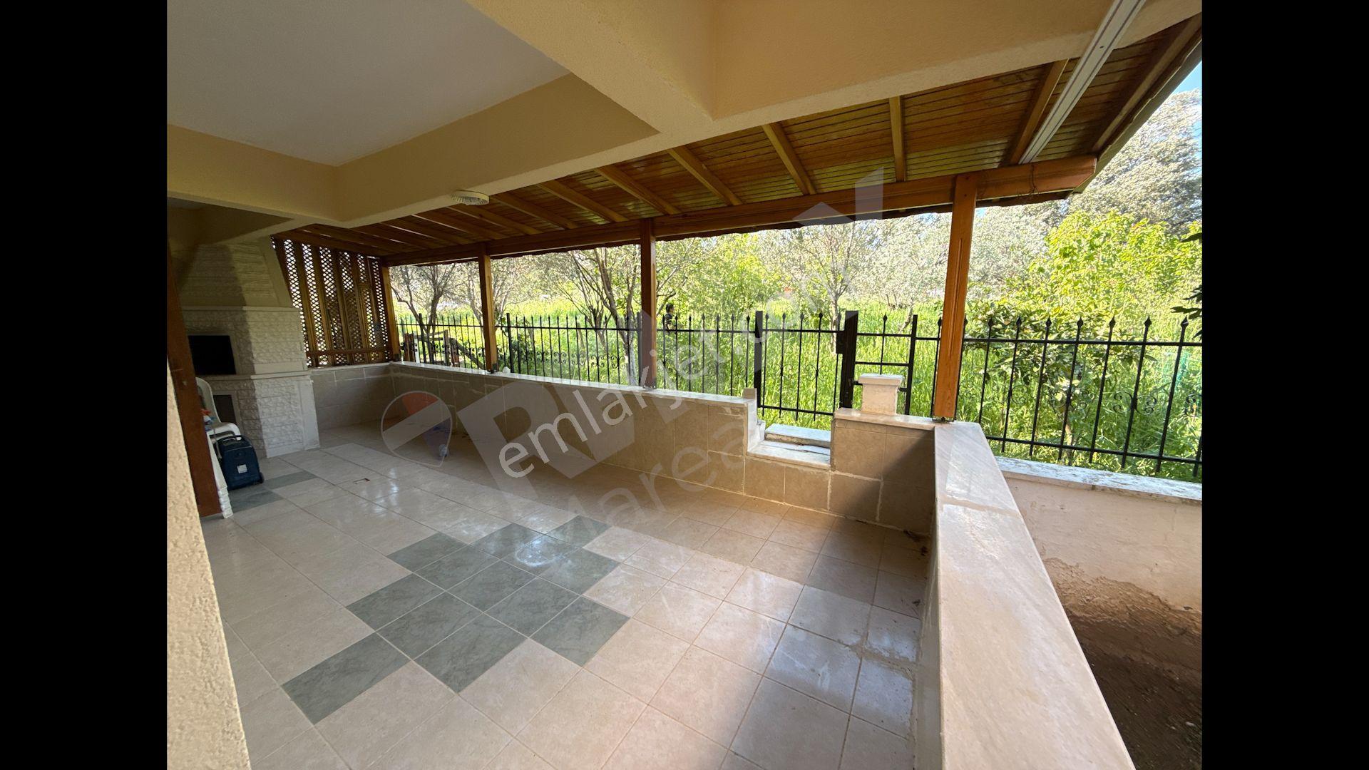 Edremit Narlıda Denize Yakın 4+1 Triplex Villa - Görsel 30