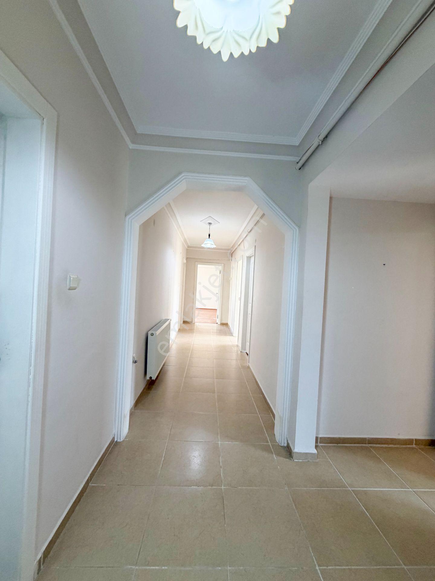 Cağaloğluna Cephe Geniş 3+1 Çevresi Açık - Görsel 30