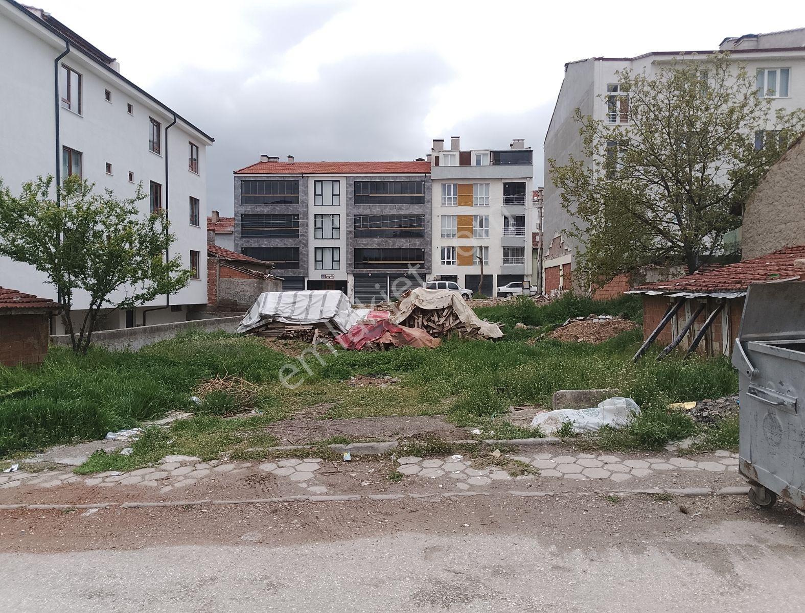 Rw Nestten Çamlıca Behçet Necatigil Yakını 180m2 Satılık Arsa