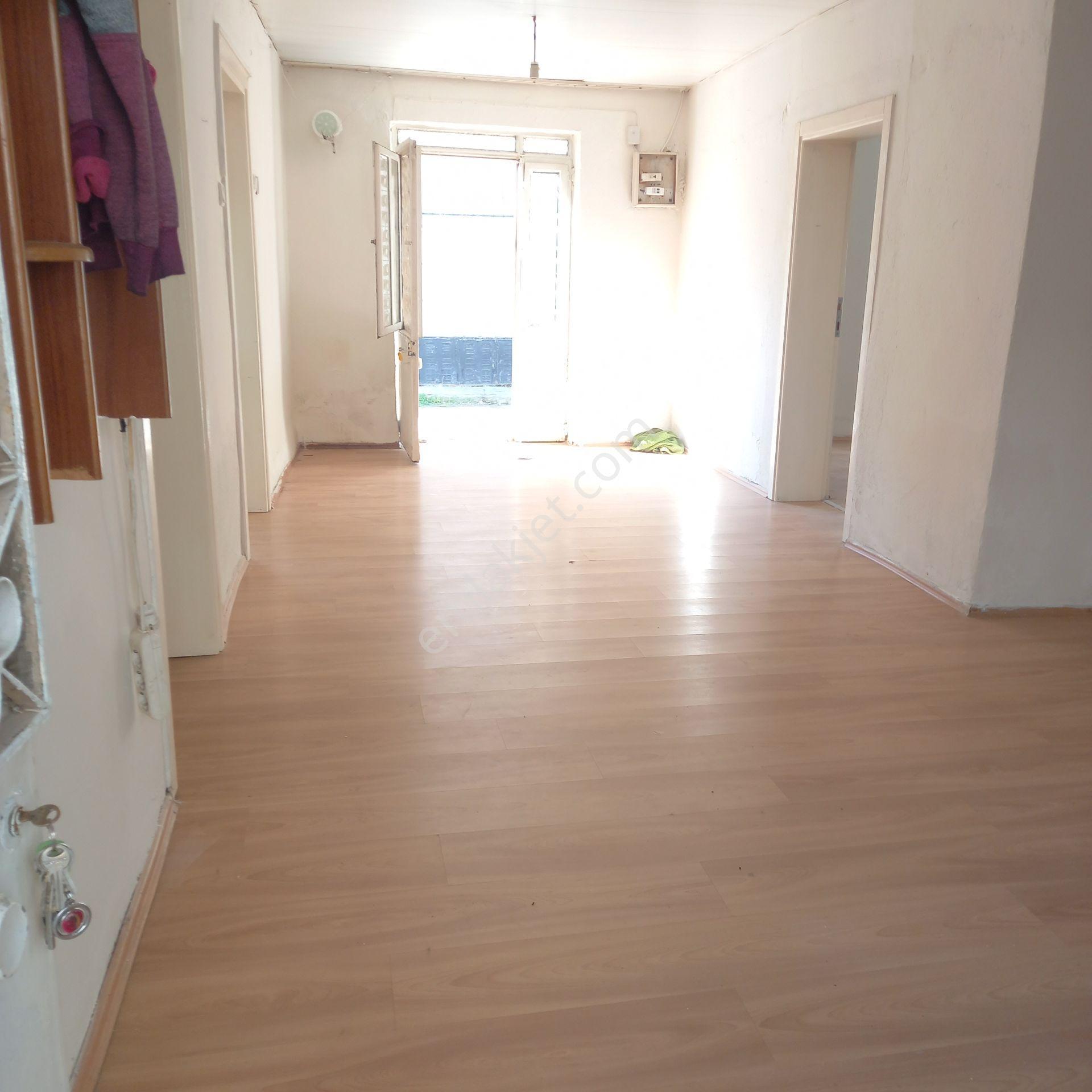 Dönertaş Emlaktan Merkezde Kiralık Sobalı Müstakil Ev - Görsel 12