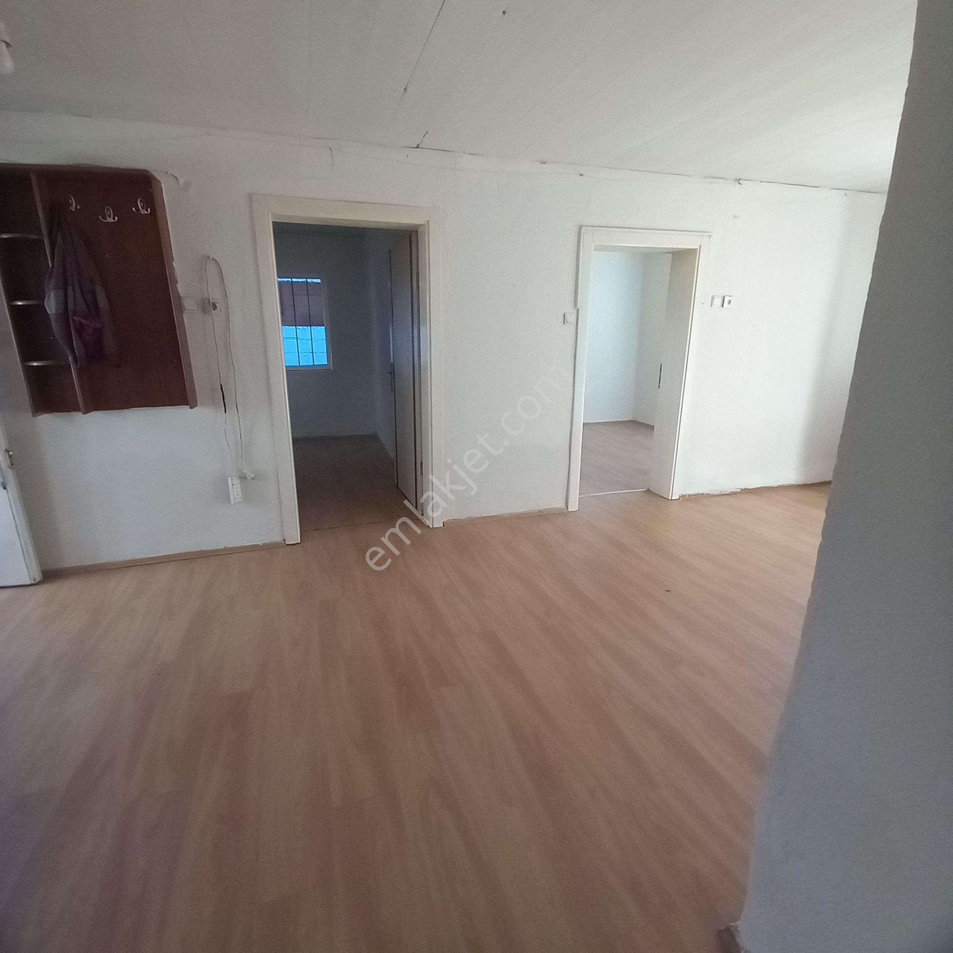 Dönertaş Emlaktan Merkezde Kiralık Sobalı Müstakil Ev - Görsel 27
