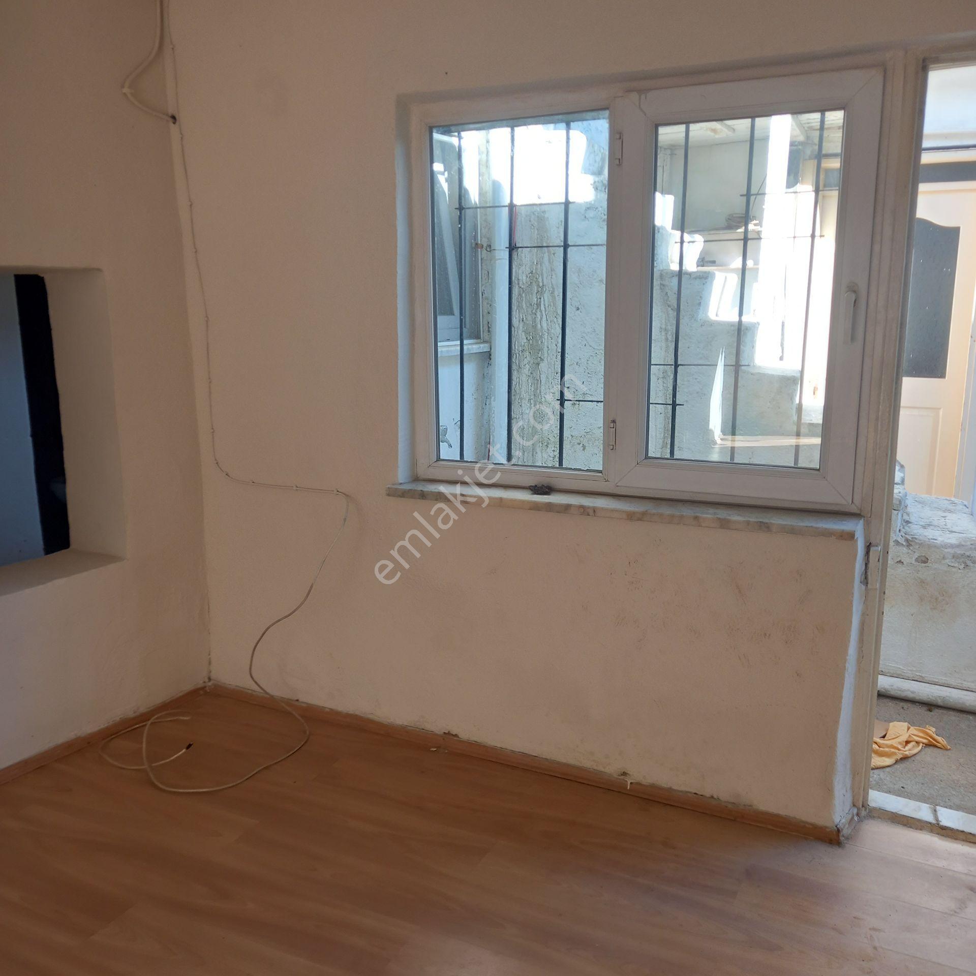 Dönertaş Emlaktan Merkezde Kiralık Sobalı Müstakil Ev - Görsel 20