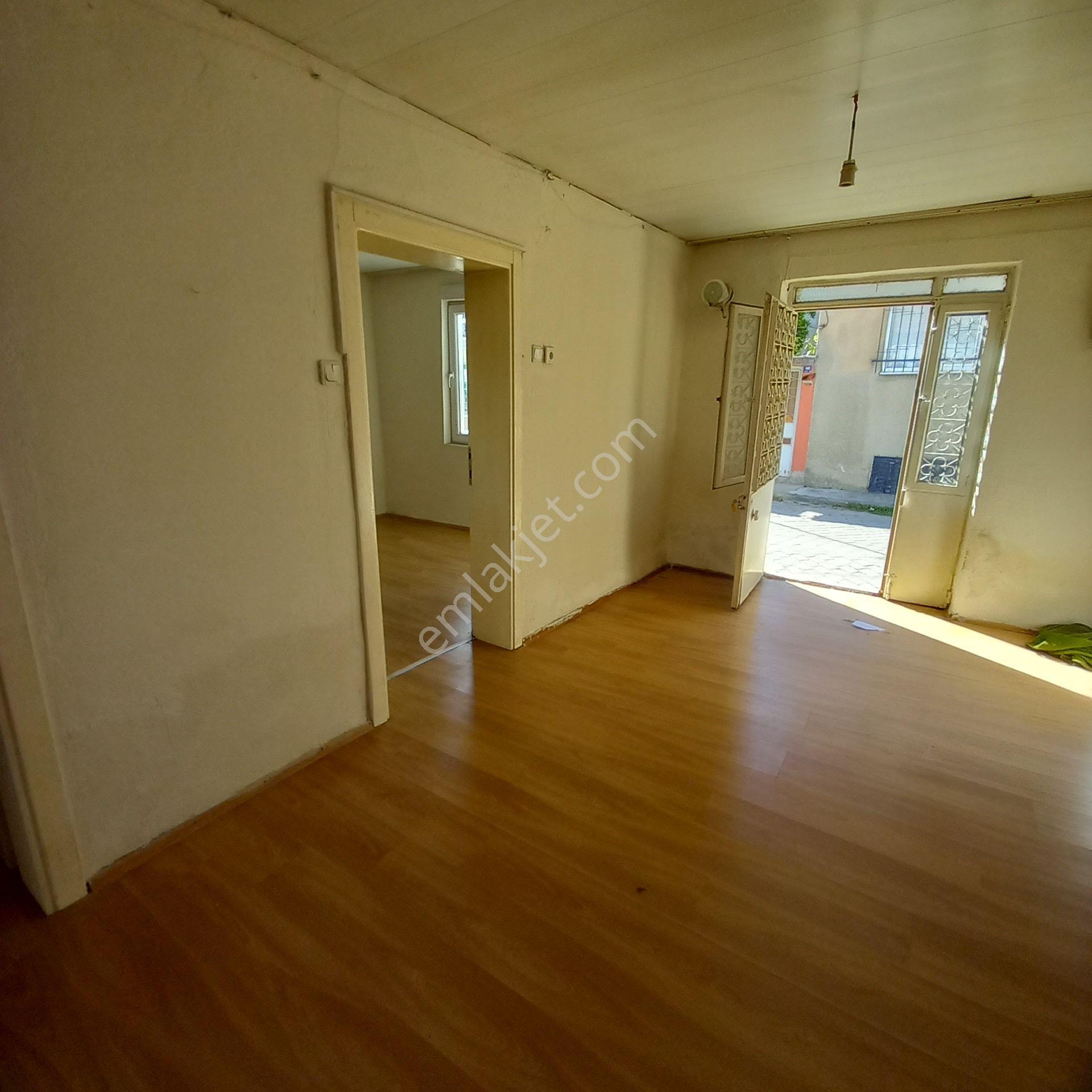 Dönertaş Emlaktan Merkezde Kiralık Sobalı Müstakil Ev - Görsel 28