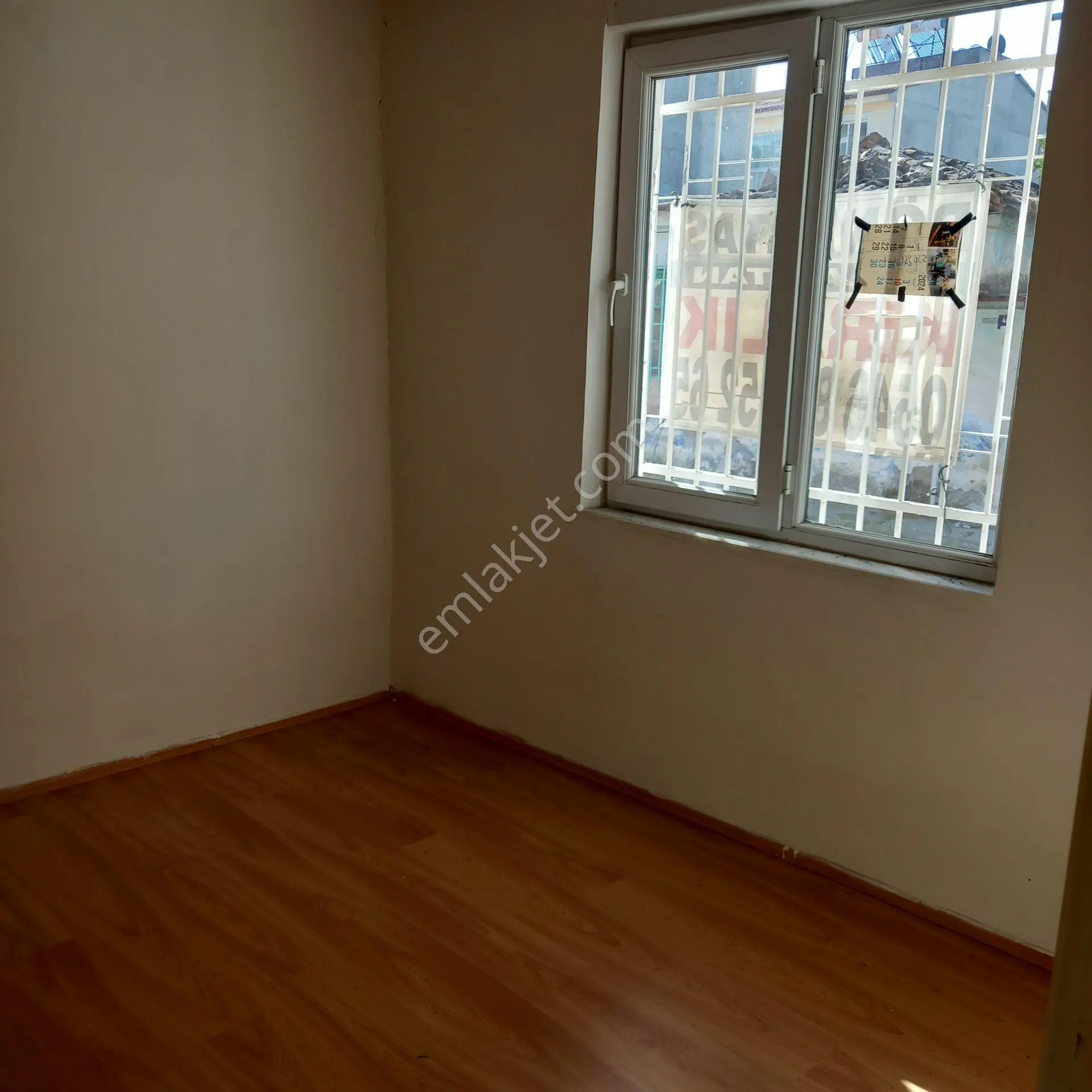 Dönertaş Emlaktan Merkezde Kiralık Sobalı Müstakil Ev - Görsel 15