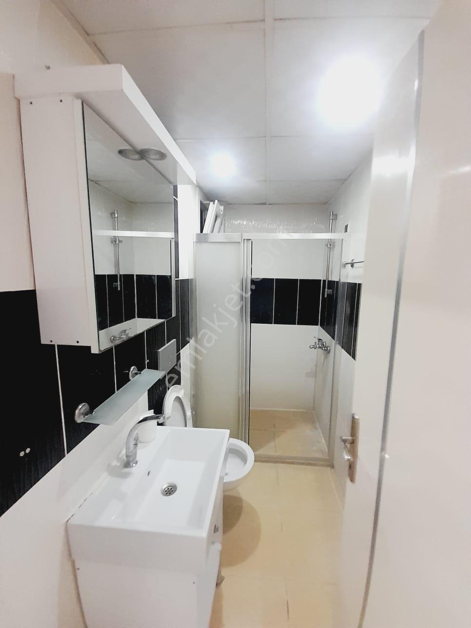 Kaan Gayrimenkulden Kınıklı Kampüste 1+1 Eşyalı Apart - Görsel 11