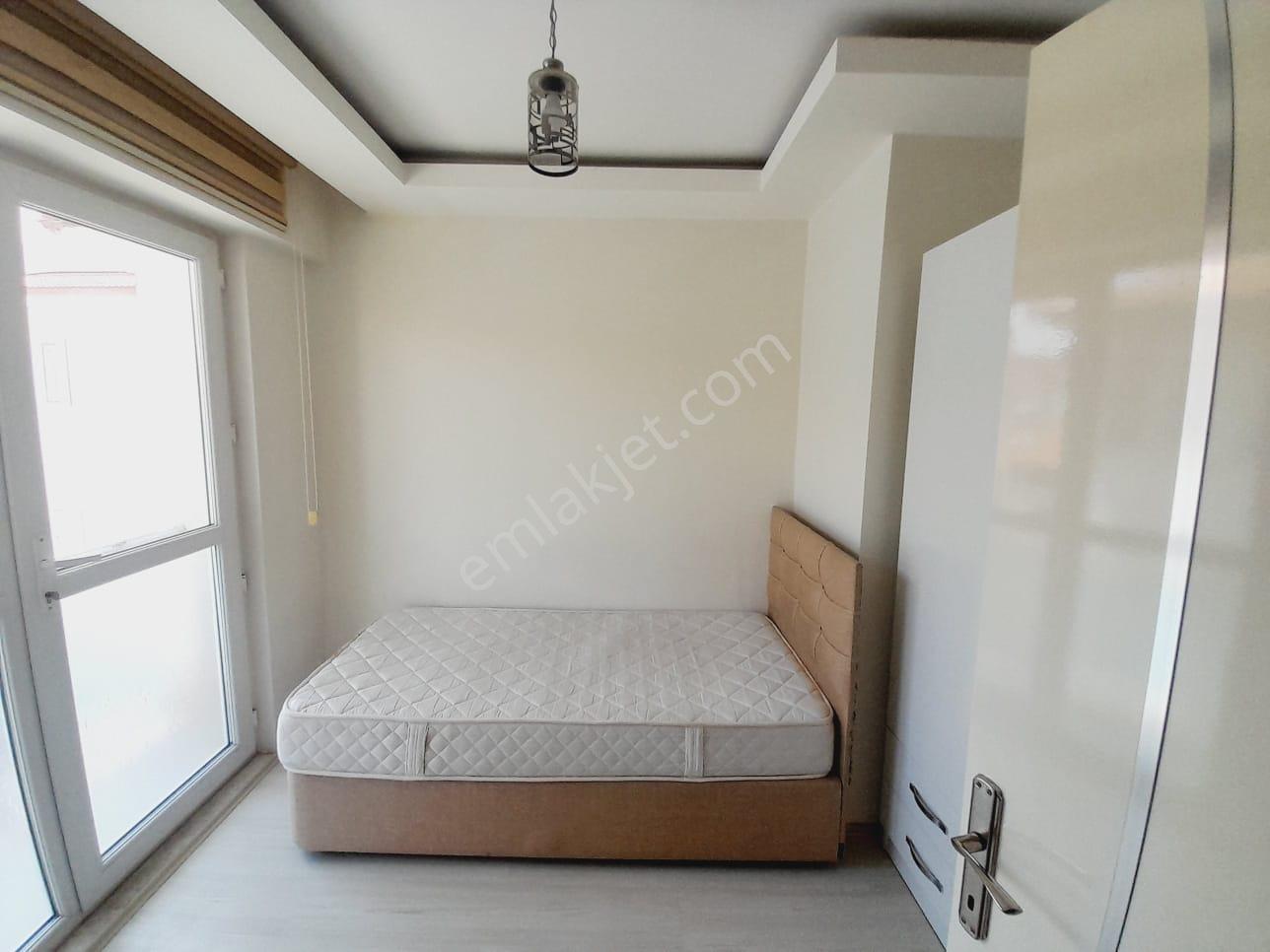 Kaan Gayrimenkulden Kınıklı Kampüste 1+1 Eşyalı Apart - Görsel 12