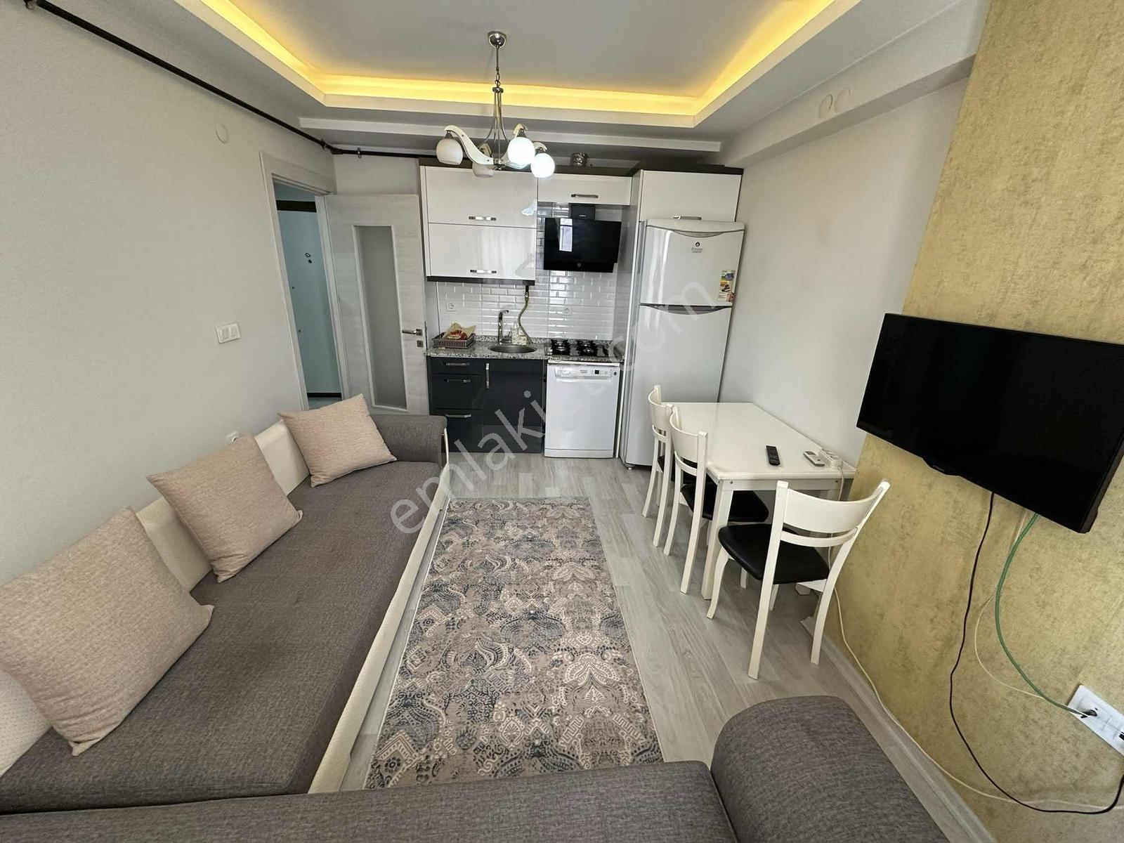 Heykel Yakını Full Eşyalı Asansörlü 1+1 Daire