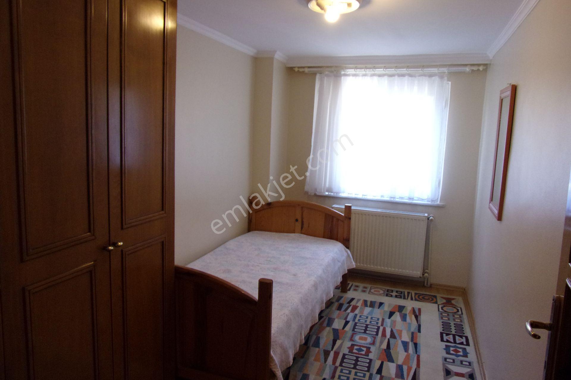 Sarıyer Hacıosman Metrosuna Çok Yakın 3+1 130 Metrekare Eşyaklı Kiralık Daire - Görsel 11