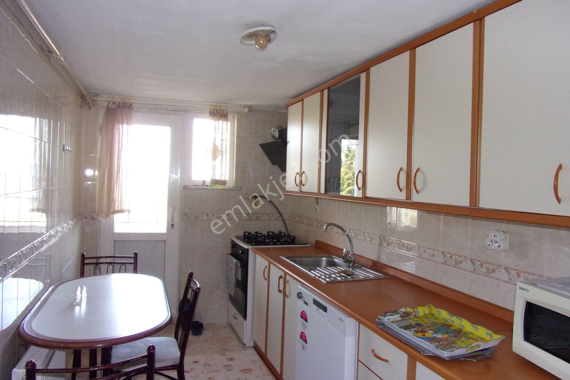 Sarıyer Hacıosman Metrosuna Çok Yakın 3+1 130 Metrekare Eşyaklı Kiralık Daire - Görsel 16