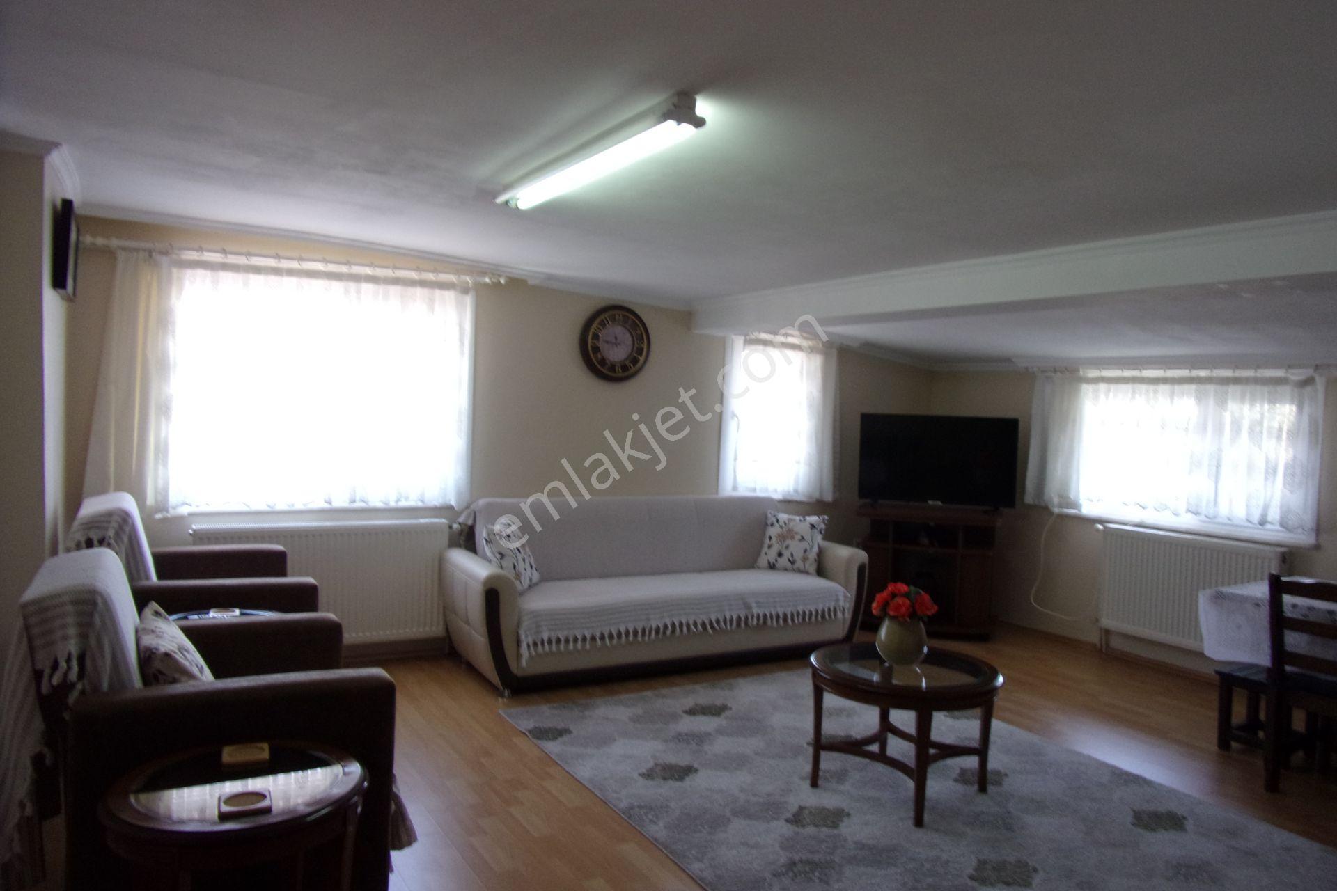 Sarıyer Hacıosman Metrosuna Çok Yakın 3+1 130 Metrekare Eşyaklı Kiralık Daire - Görsel 27