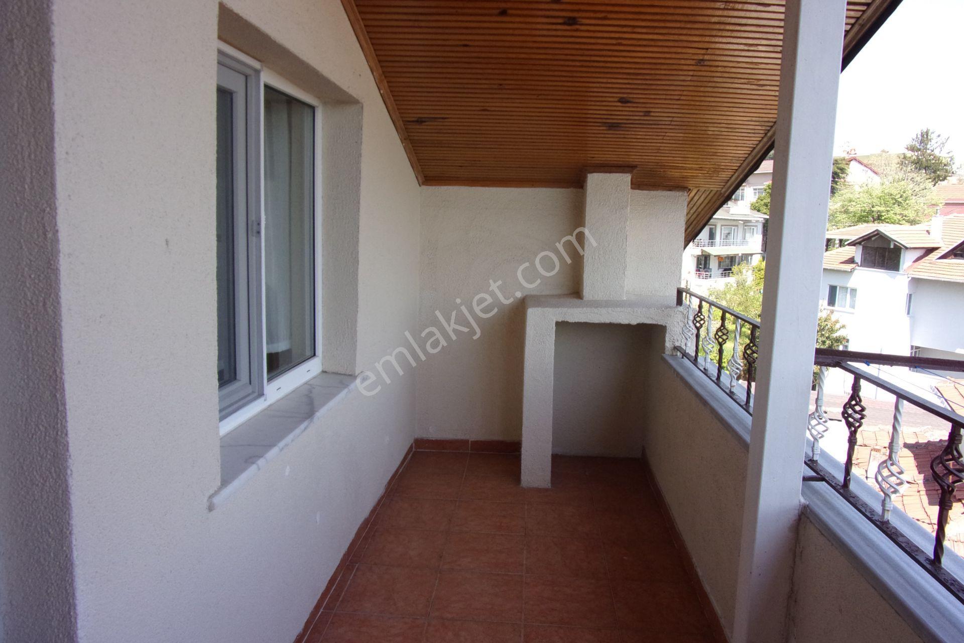 Sarıyer Hacıosman Metrosuna Çok Yakın 3+1 130 Metrekare Eşyaklı Kiralık Daire - Görsel 18