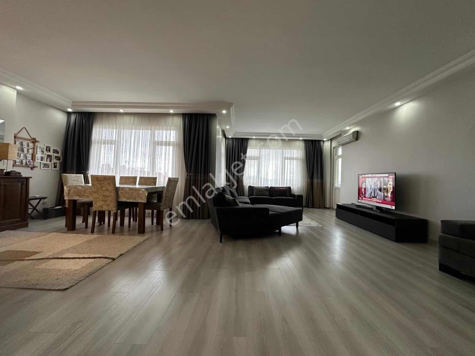 Üsküdar Çengelköy Doktorlar Sitesinde 300 M2 Ferah Dublex - Görsel 27