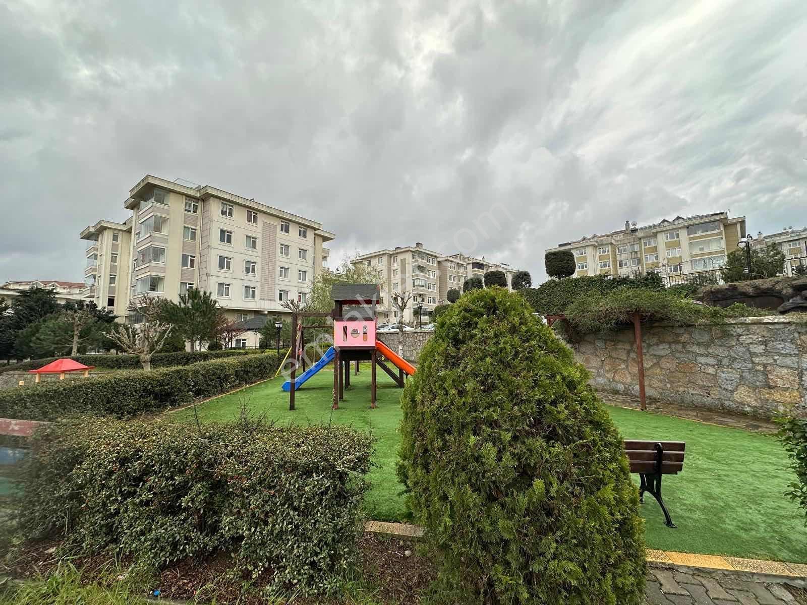 Üsküdar Çengelköy Doktorlar Sitesinde 300 M2 Ferah Dublex - Görsel 18