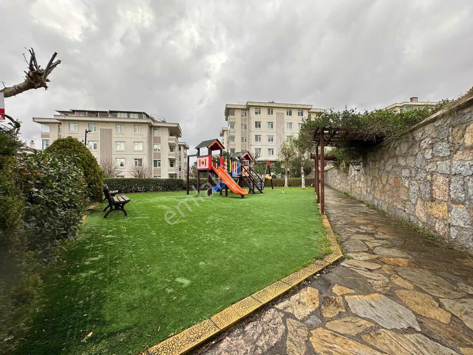 Üsküdar Çengelköy Doktorlar Sitesinde 300 M2 Ferah Dublex - Görsel 11