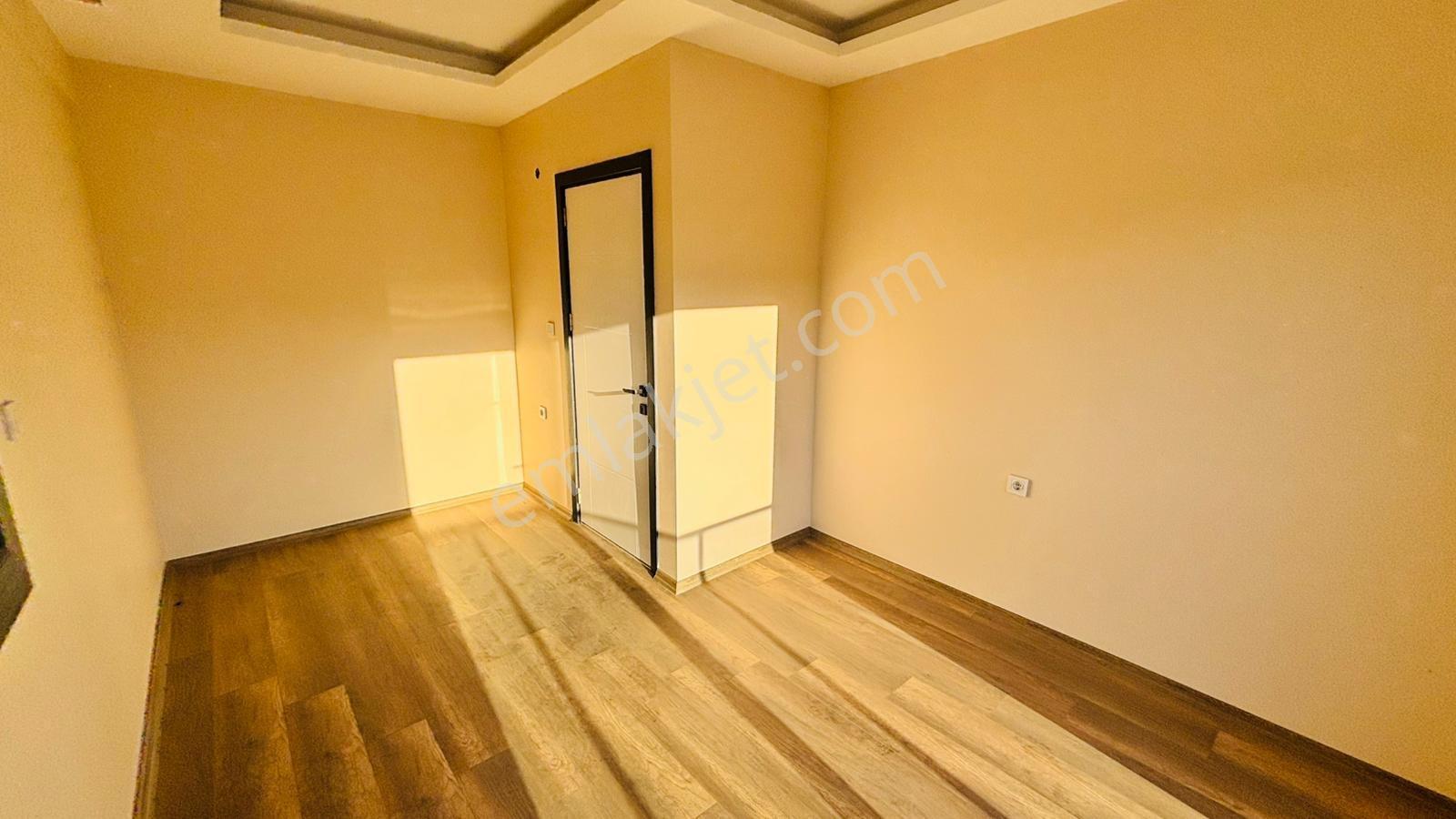 Yenifoça Cumhuriyet Mah. Kiralık Müstakil Bahçeli 6+1 Villa - Görsel 2