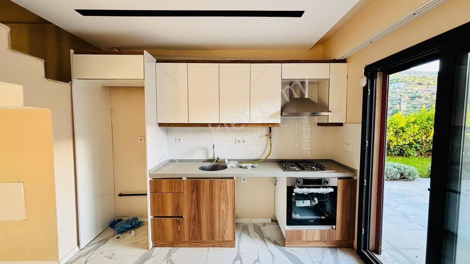Yenifoça Cumhuriyet Mah. Kiralık Müstakil Bahçeli 6+1 Villa - Görsel 25