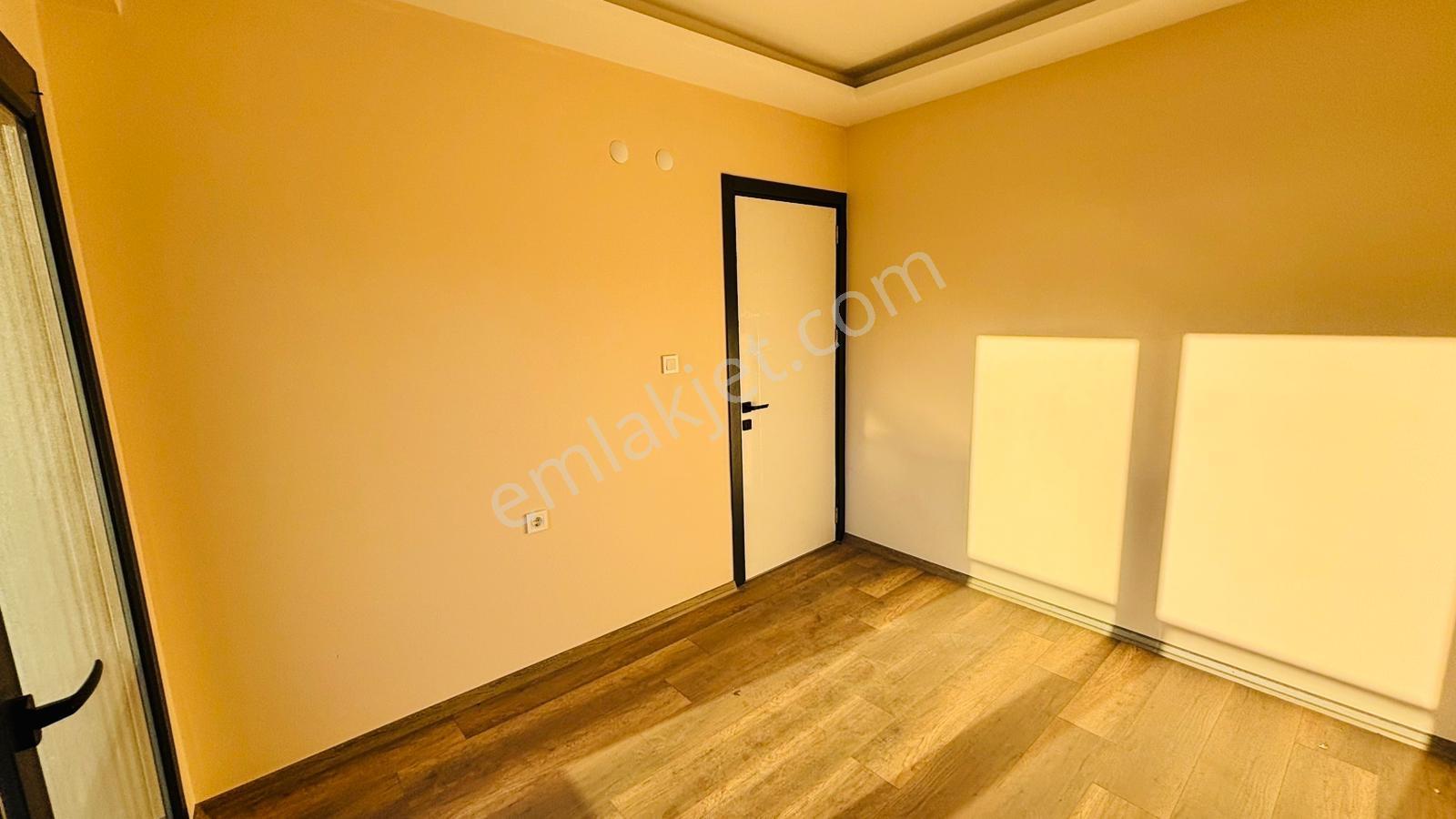 Yenifoça Cumhuriyet Mah. Kiralık Müstakil Bahçeli 6+1 Villa - Görsel 4