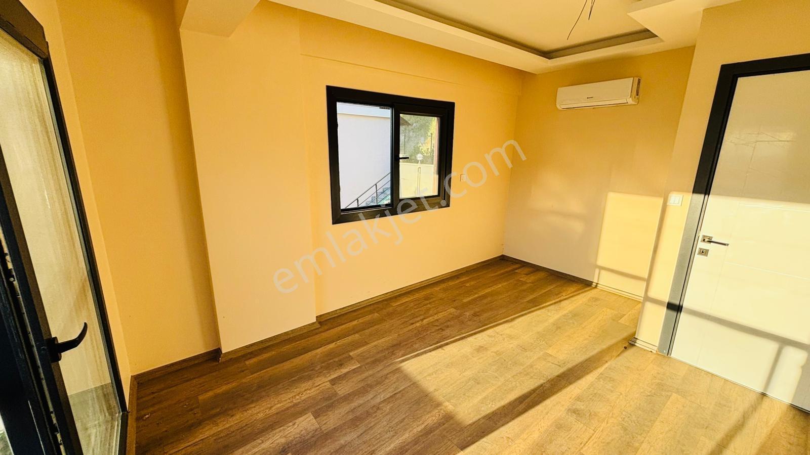 Yenifoça Cumhuriyet Mah. Kiralık Müstakil Bahçeli 6+1 Villa - Görsel 3