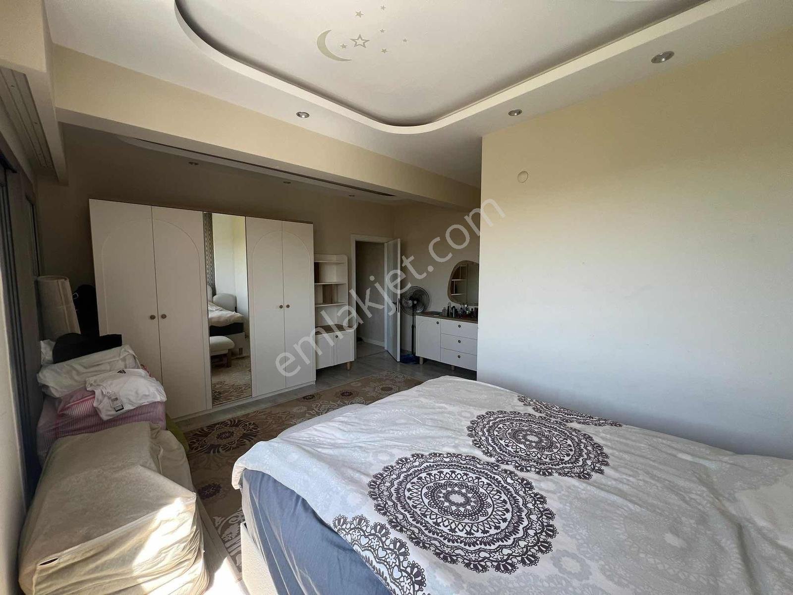 Gaziemirde Prestijli Site İçerisinde Havuzlu Geniş 2+1 Daire - Görsel 3