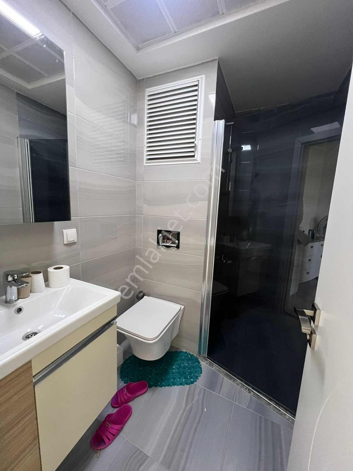 Gaziemirde Prestijli Site İçerisinde Havuzlu Geniş 2+1 Daire - Görsel 13