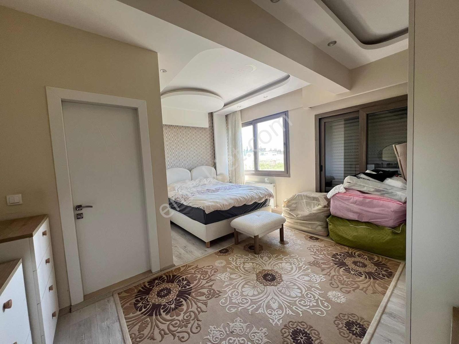 Gaziemirde Prestijli Site İçerisinde Havuzlu Geniş 2+1 Daire - Görsel 2