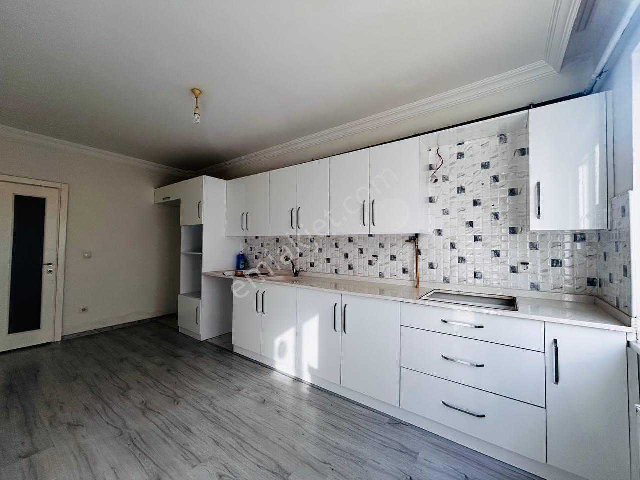 Toplu Konut Bulvarına Cephe Binada 3+1 Kiralık Daire - Görsel 6