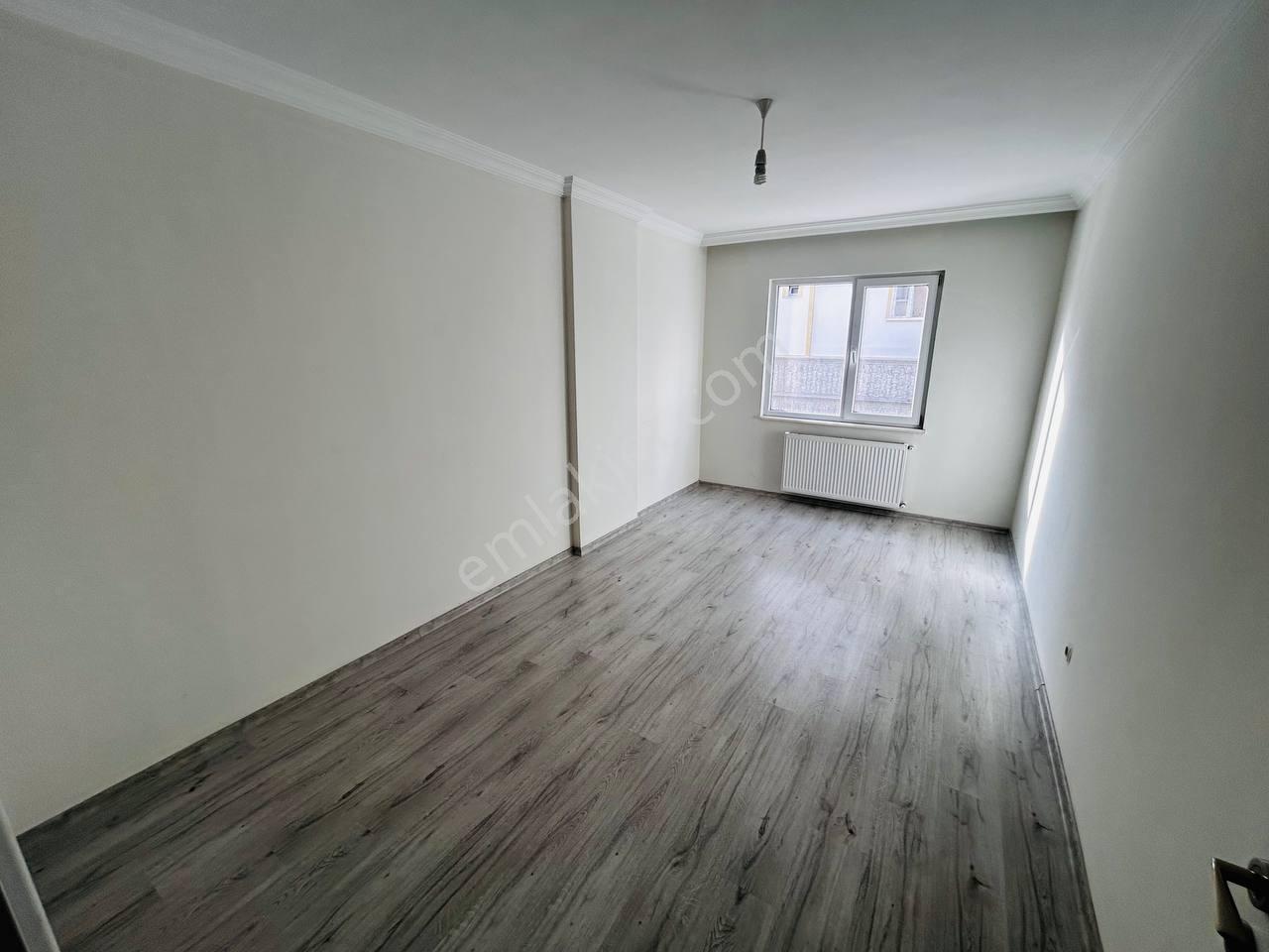 Toplu Konut Bulvarına Cephe Binada 3+1 Kiralık Daire - Görsel 12
