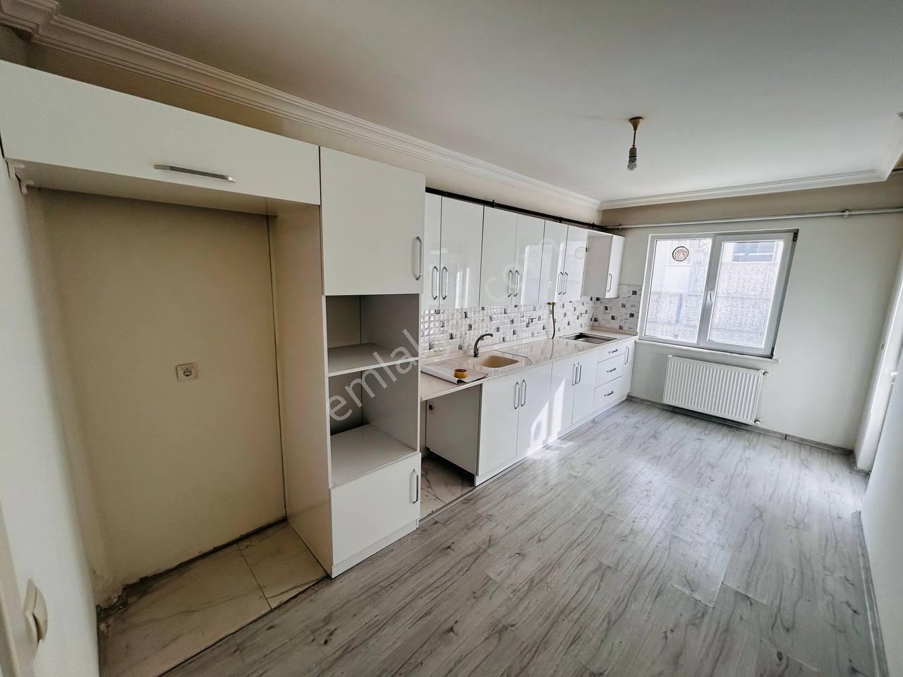 Toplu Konut Bulvarına Cephe Binada 3+1 Kiralık Daire - Görsel 5