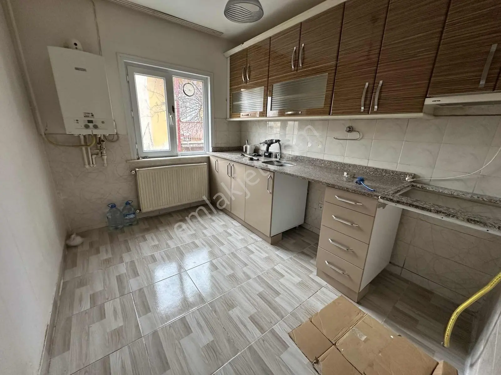 Hedef Emlak'tan Yunusemre Mah Kiralık 2+1 Bahçeli Daire