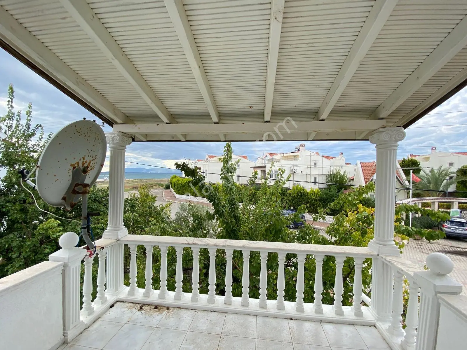 Ayvalık Altınova Sahilde Site İçerisinde Satılık 3+1 Villa - Görsel 2