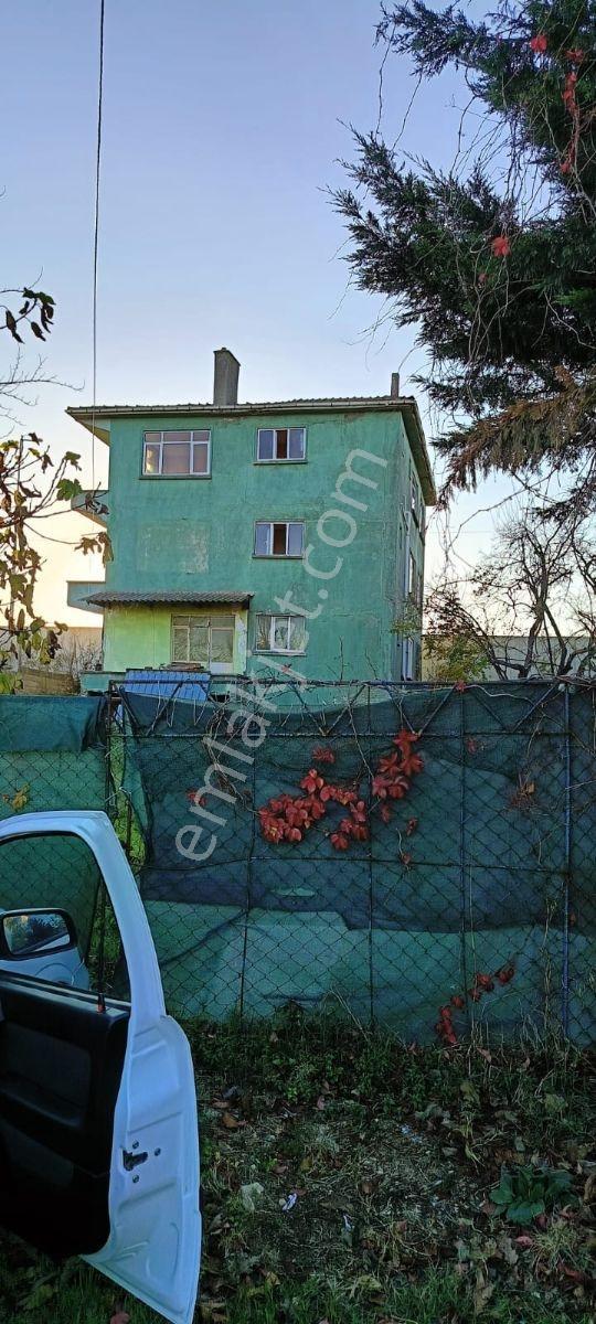 B.çekmece Ahmediye' De Köyiçinde 946 M2 Arsa İçinde Üç Katlı Ev - Görsel 8