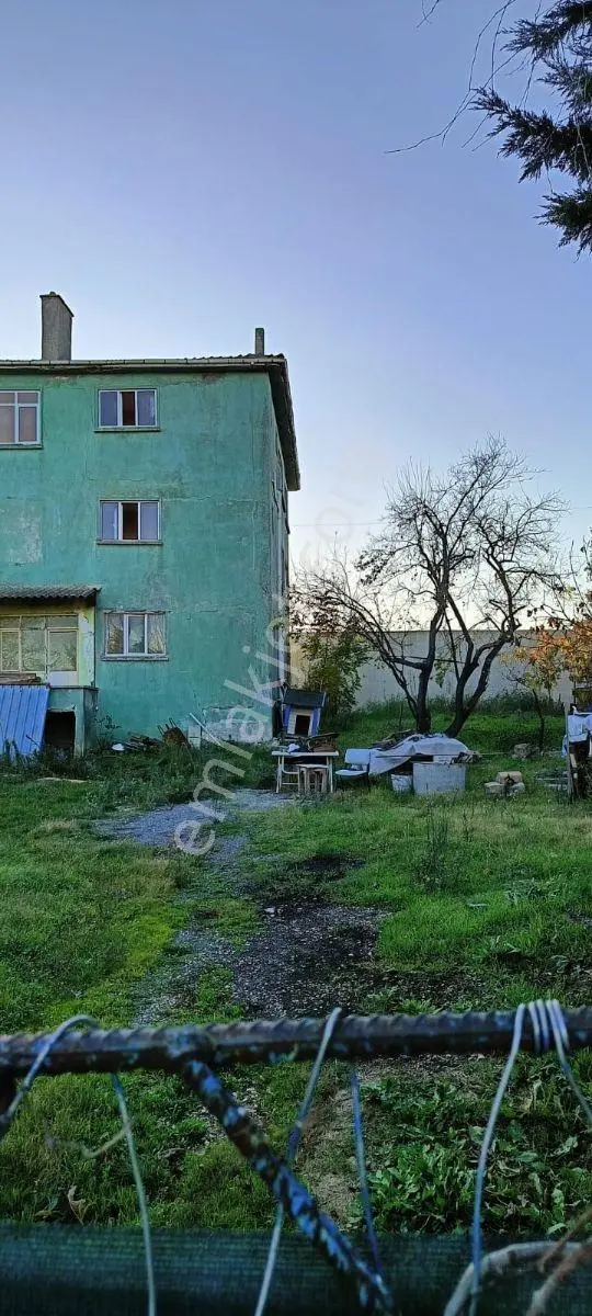 B.çekmece Ahmediye' De Köyiçinde 946 M2 Arsa İçinde Üç Katlı Ev - Görsel 5