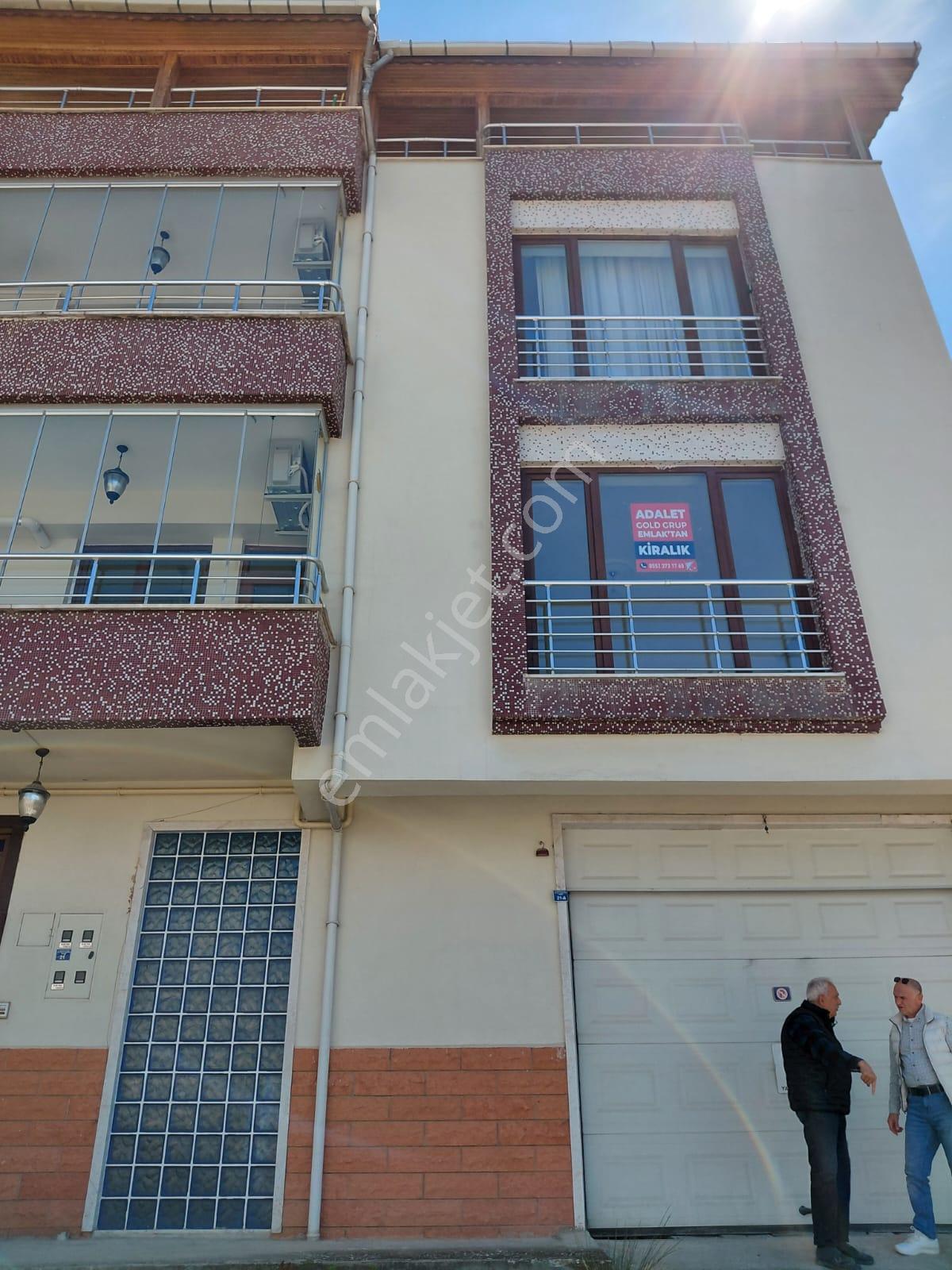 Adalet Gold Group Emlak'tan Kiralık Daire 3+1 Doğalgazlı İçi Full Yapılı Uygun Fiyata