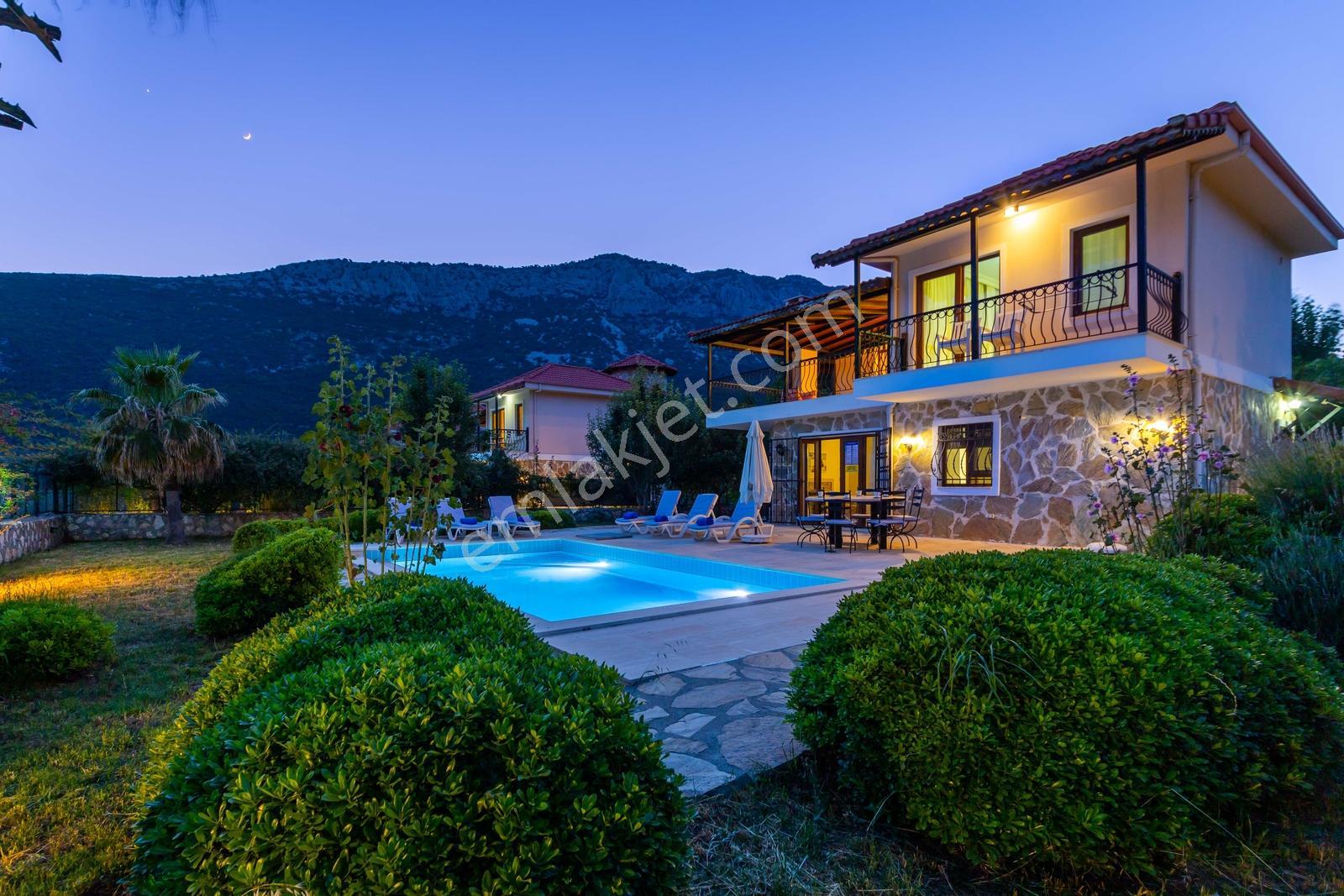 Kalkan Bezirgan Köyünde Yasal İmarlı Bahçeli Havuzlu Villa - Görsel 25