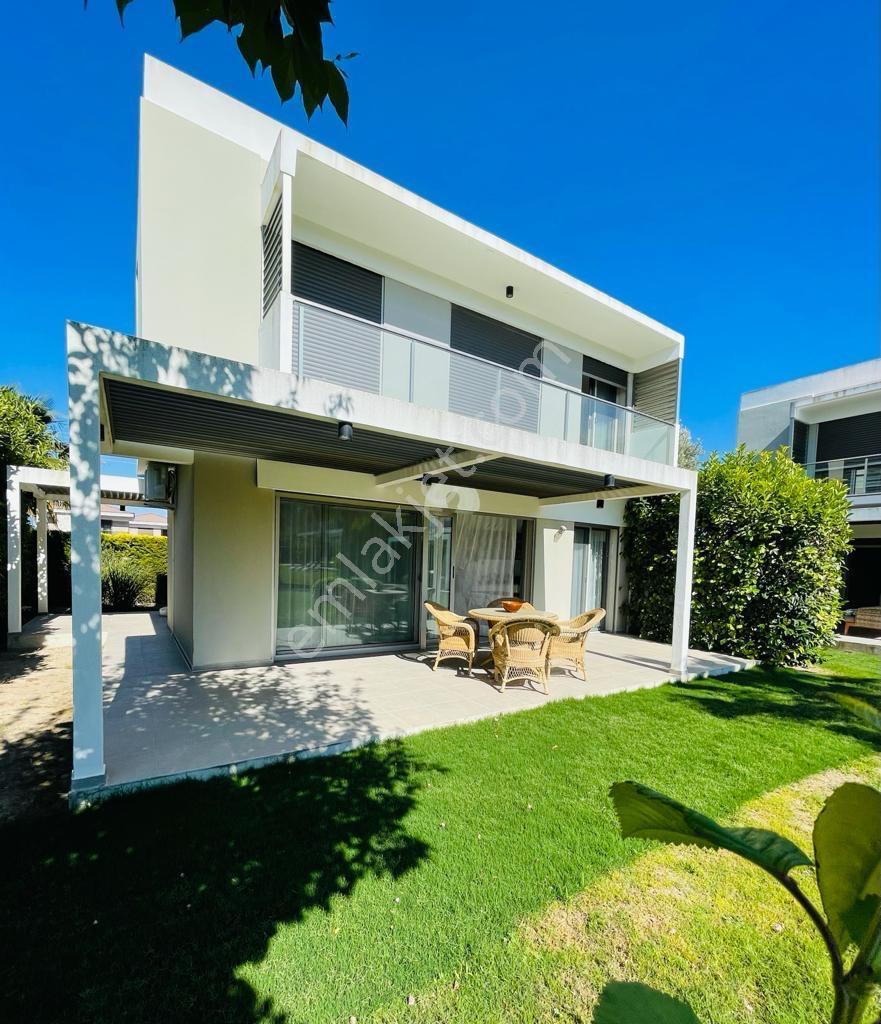 Alaçatı Göbene Mevkiinde Havuzlu Site İçinde Sezonluk Kiralık Villa - Görsel 14