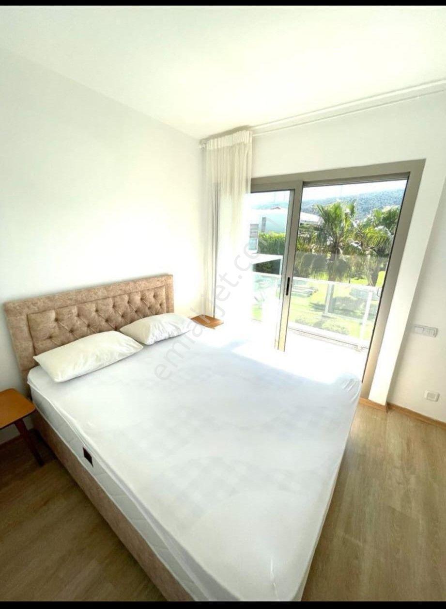 Alaçatı Göbene Mevkiinde Havuzlu Site İçinde Sezonluk Kiralık Villa - Görsel 25