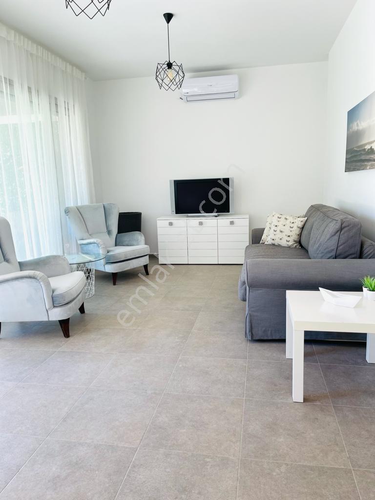 Alaçatı Göbene Mevkiinde Havuzlu Site İçinde Sezonluk Kiralık Villa - Görsel 7