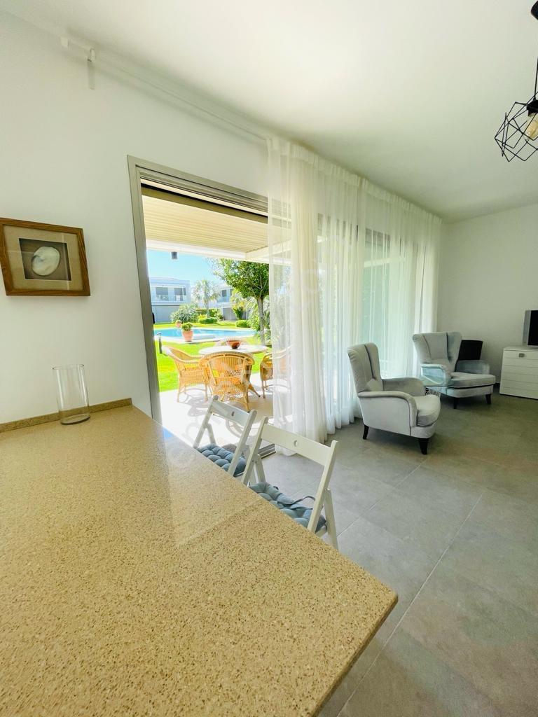 Alaçatı Göbene Mevkiinde Havuzlu Site İçinde Sezonluk Kiralık Villa - Görsel 9