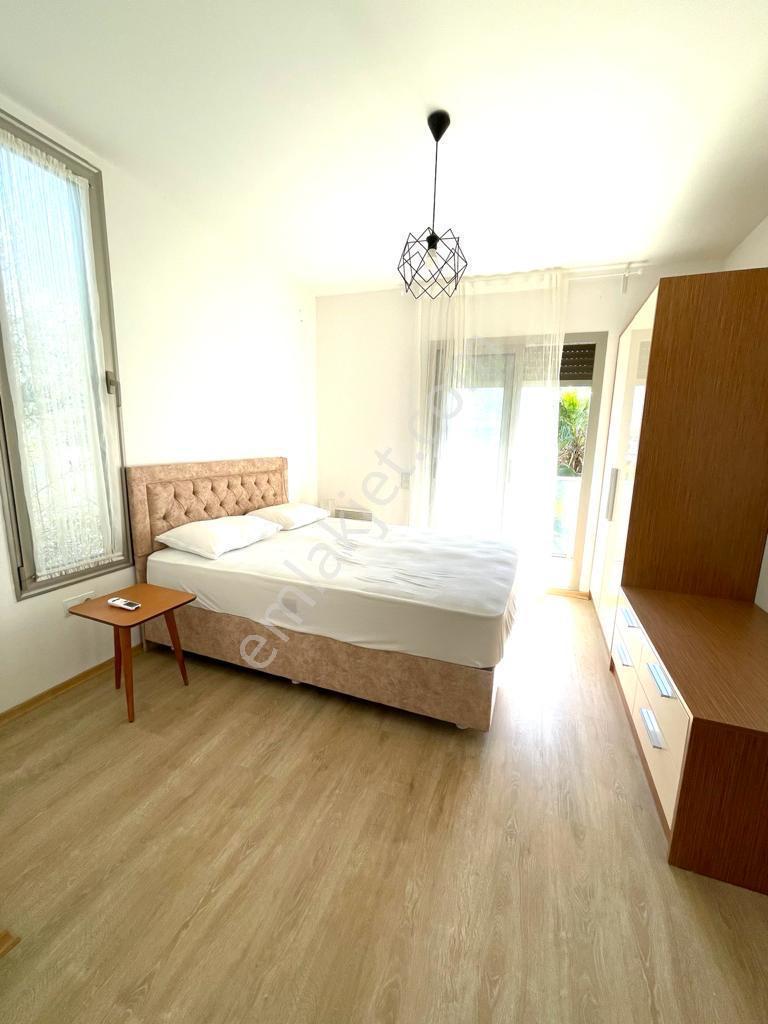 Alaçatı Göbene Mevkiinde Havuzlu Site İçinde Sezonluk Kiralık Villa - Görsel 23