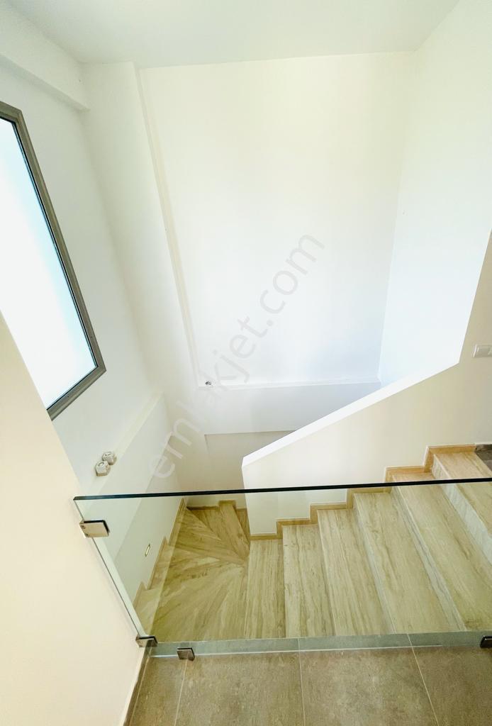 Alaçatı Göbene Mevkiinde Havuzlu Site İçinde Sezonluk Kiralık Villa - Görsel 21