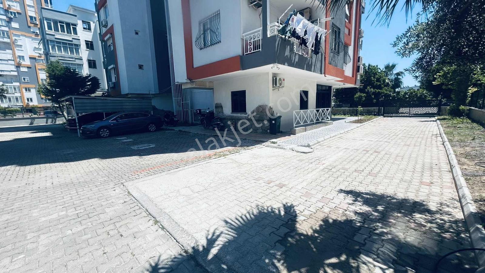 Çağlayanda Merkezi Konumda D.gazlı E.banyolu Satılık 3+1 Daire - Görsel 2