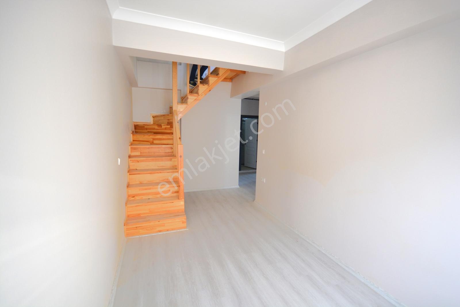 Satılık Sancaktepe'de 150 Metre Kare 3+1 Lüks* Üst Dubleks Daire - Görsel 10