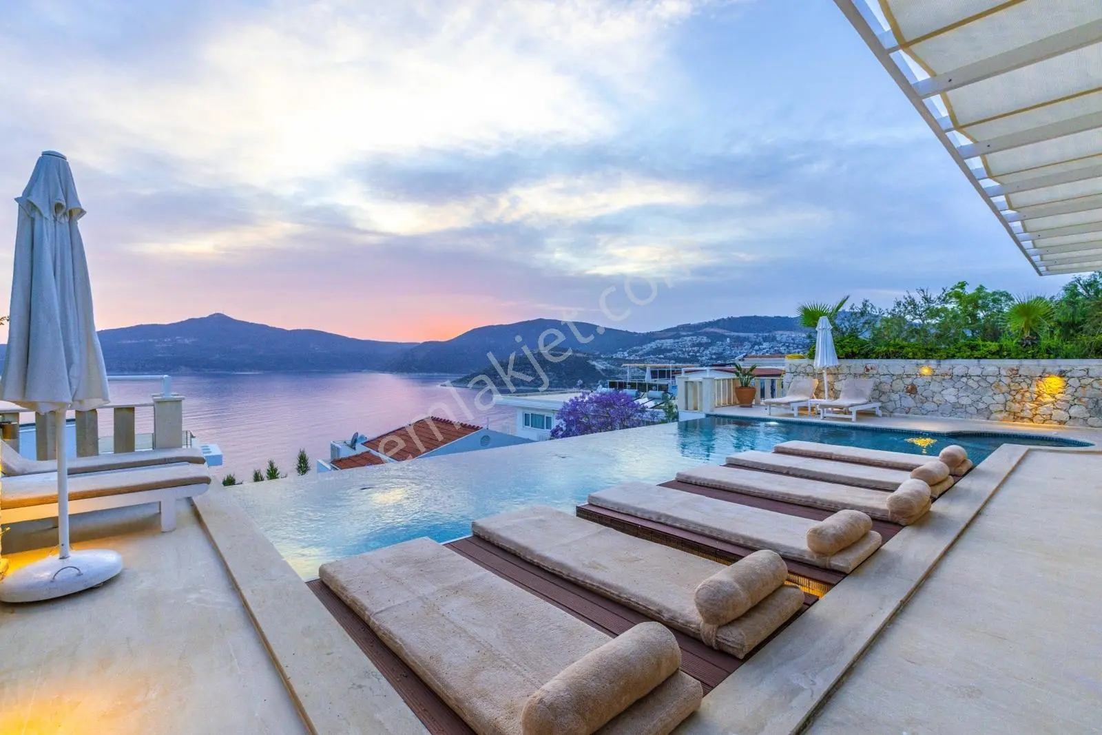 Kalkan Kışla'da 5+1 Kesintisiz Deniz Manzaralı Villa - Görsel 3