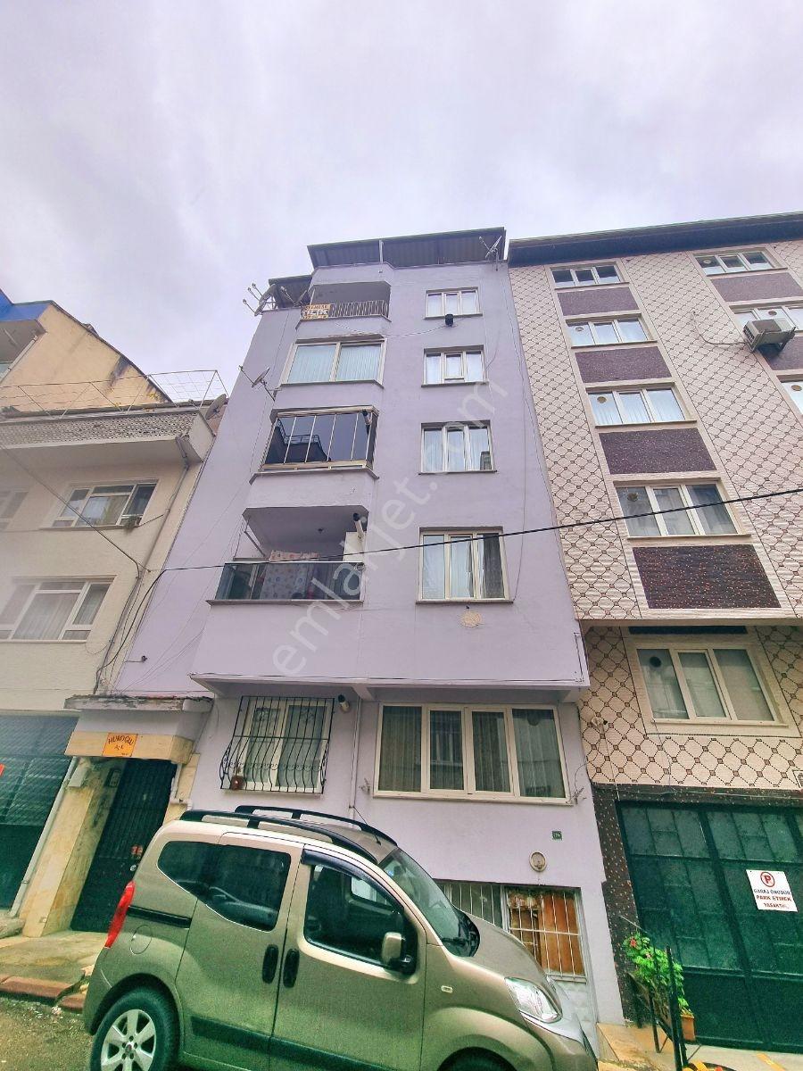 Elmasbahçeler De Çarşı Ve Metroya Yakın Balkonlu Satılık Daire